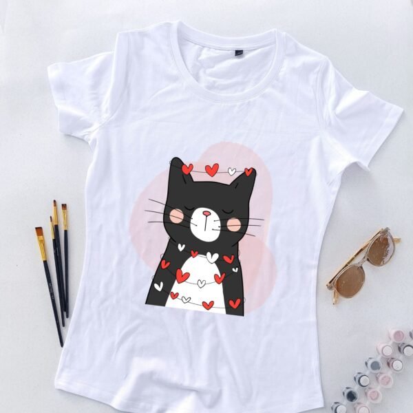 bela ženska majica maca i srca