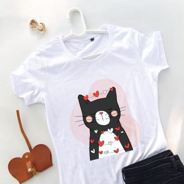 bela ženska majica maca i srca