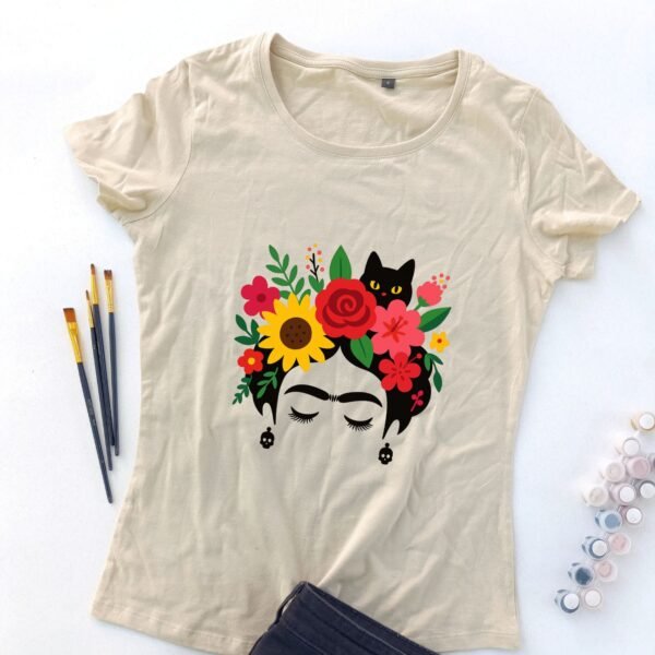 bež ženska majica latice i šape