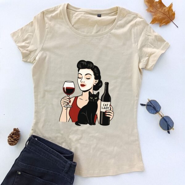 bež ženska majica vikend sa mačkom