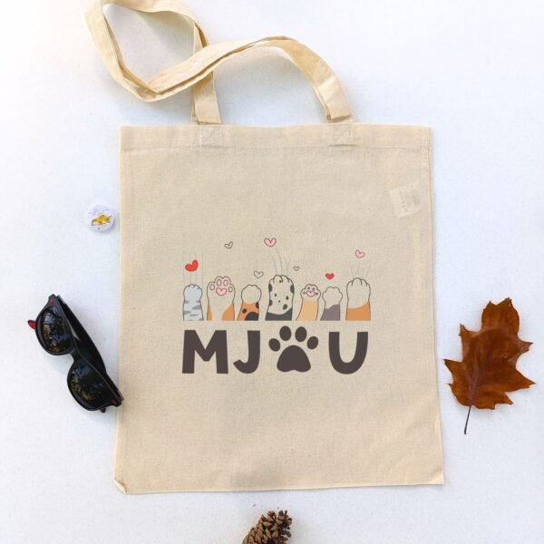 Ceger sa motivom mačjih šapa u različitim bojama i natpisom MJAU – šape pune ljubavi. Originalan poklon za ljubitelje mačaka.