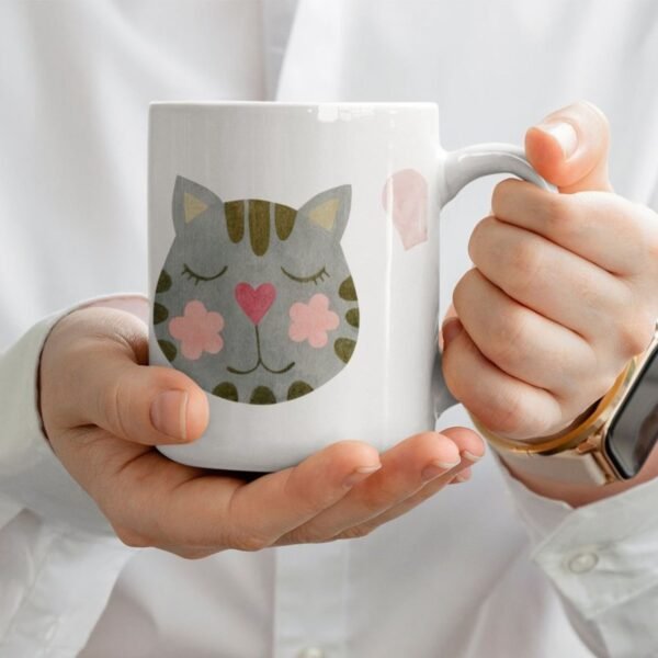 Šolja Mačkasto - Šarmantan poklon za ljubitelje mačaka - Šolja mačkasto sa sivom mačkom i ružičastim srcima – poklon za ljubitelje mačaka i toplih napitaka.