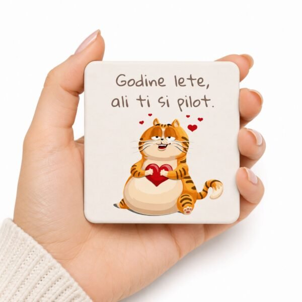 Magnet Godine lete ali ti si pilot – duhovit poklon za rođendan
