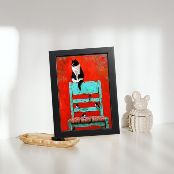 Crno-bela mačka na tirkiznoj stolici – poster u ramu A3 i A4