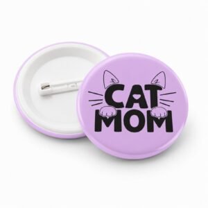 Ljubičasti CAT MOM bedž sa ilustracijom mačijih šapa i ušiju – originalan bedž za ljubitelje mačaka