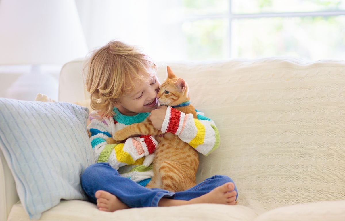 Kako mačke pomažu deci sa autizmom