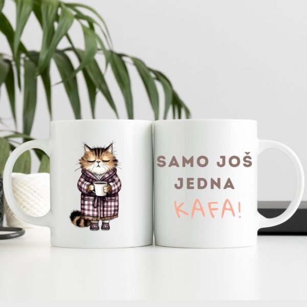Šolja Samo još jedna kafa sa pospanom mačkom – Mačketina dizajn za sporija jutra
