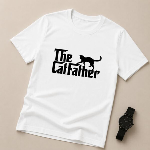 Muška majica The CatFather – Poklon za vlasnika mačke, bela majica sa crnom siluetom mačke i The CatFather dizajnom